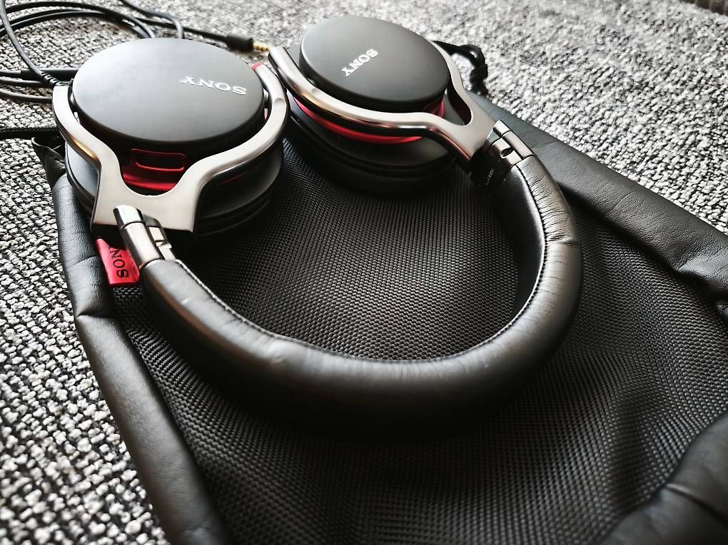 Sony Cuffie: Sony MDR-1R – Usato da Winterthur venduto da messiha 3
