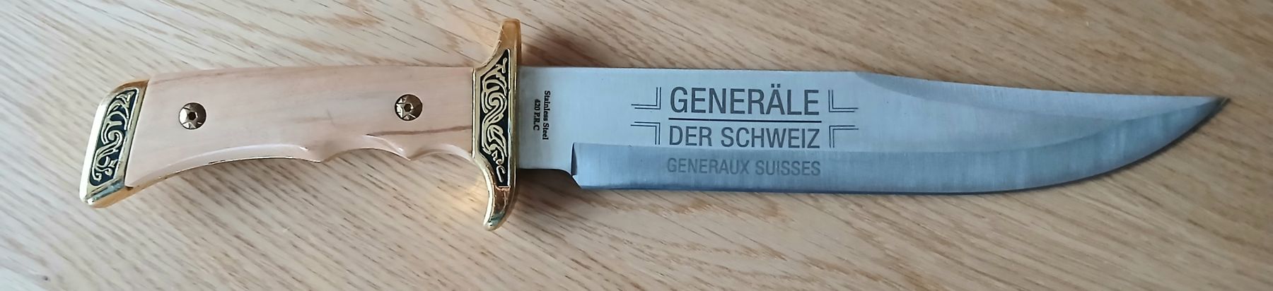 Couteaux militaires: Couteau de collection "Généraux Suisses" Hans Herzog  – Neuf avec emballage d'origine à Sciernes-d'Albeuve par Dojo004 1