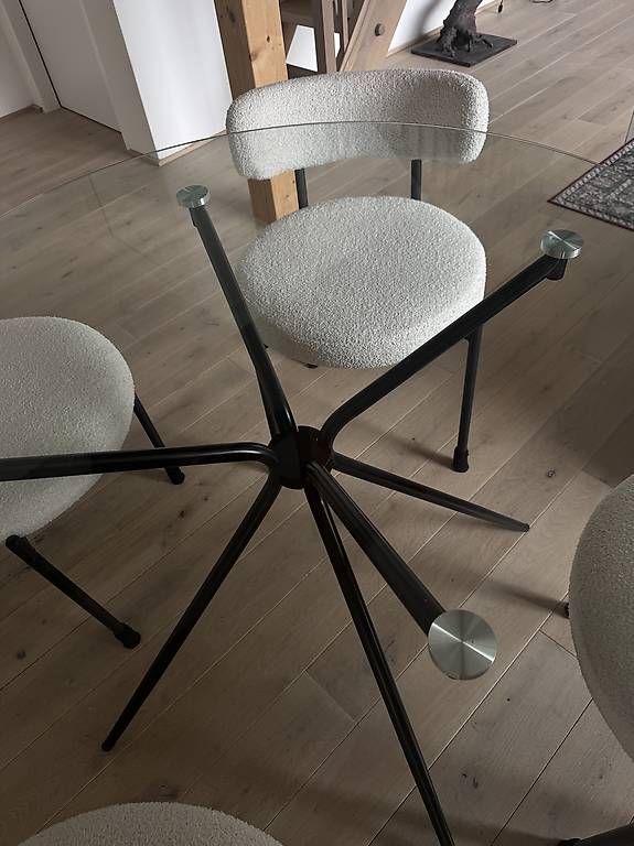 Set di tavolo e panche: Esstisch & 4 Stühle mit Bouclé Stoff – Usato da Spreitenbach venduto da adr_kw8c 1