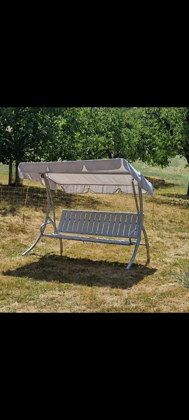 Altre altalene da giardino: Gartenschaukel mit Dach hellgrau Hollywoodschaukel – Usato da Niederlenz venduto da DaveDasWahnsinn