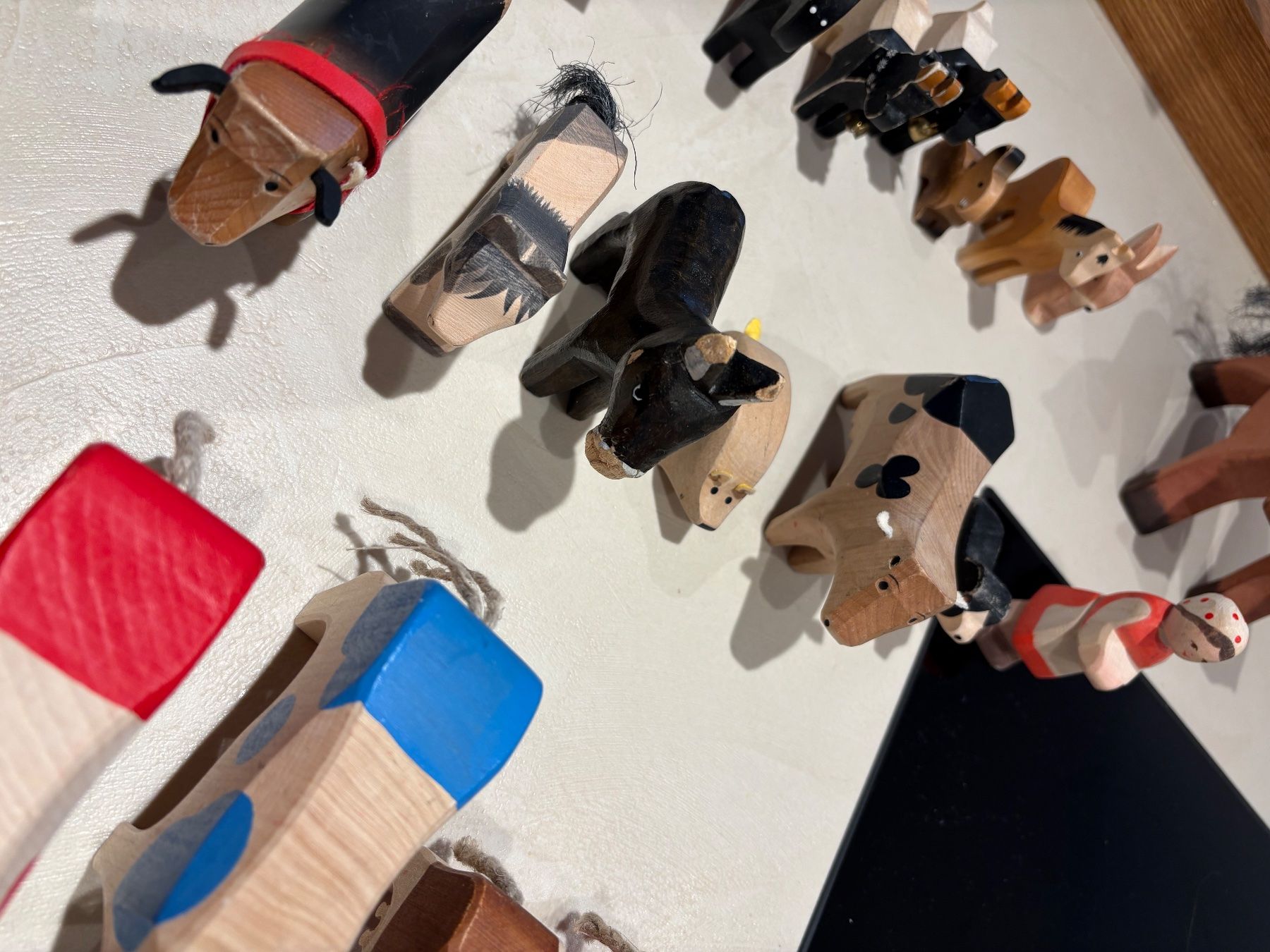 Trauffer Spielzeuge: Holzstall mit viele Tiere – Gebraucht aus Bad Ragaz von isa_r2x2 9