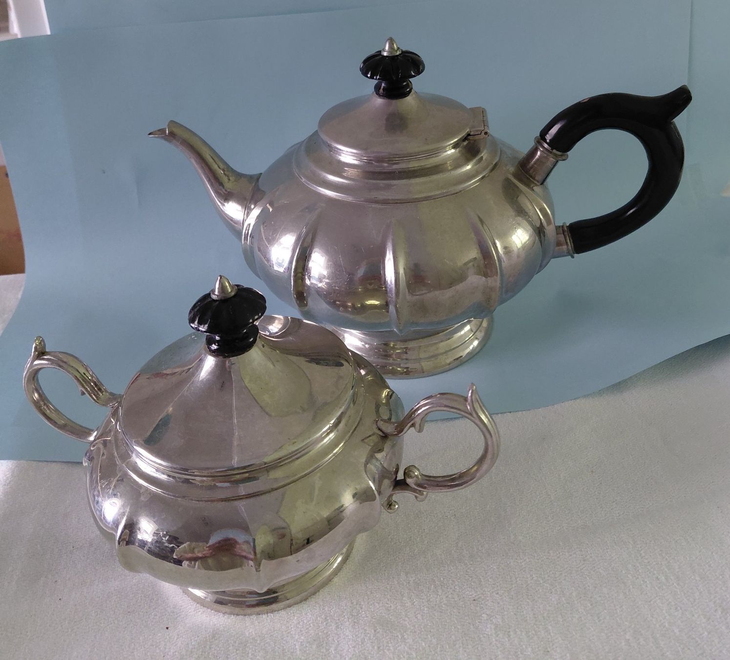 Set di piatti: Ensemble Tee/Kaffekrug und Zuckerschale – Usato da Zürich venduto da Rosys
