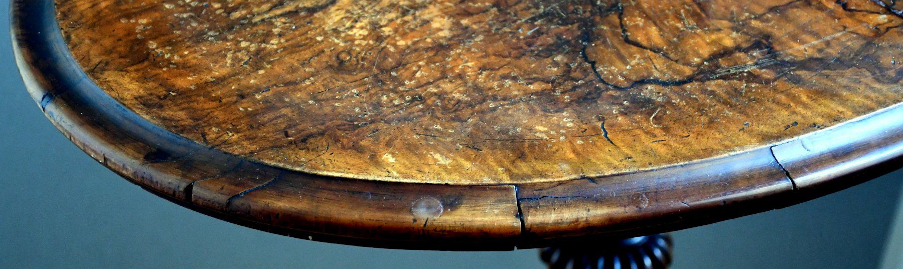Tische: Antike Beistelltisch 72 cm – Gebraucht aus Rotkreuz von salsanera 8