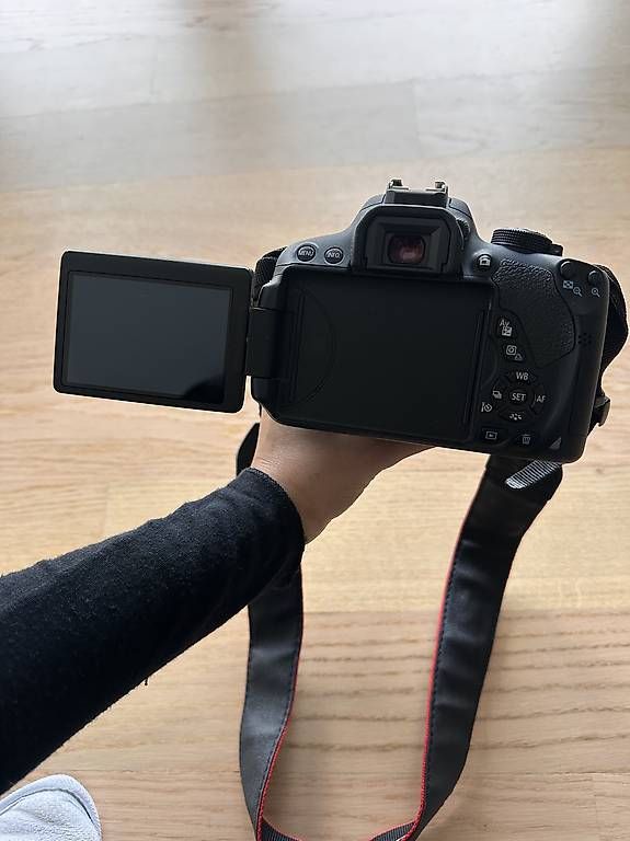 Fotocamera: Canon EOS 700D + Objektiv 18-200mm – Usato da Pfäffikon SZ venduto da JasminS. 2