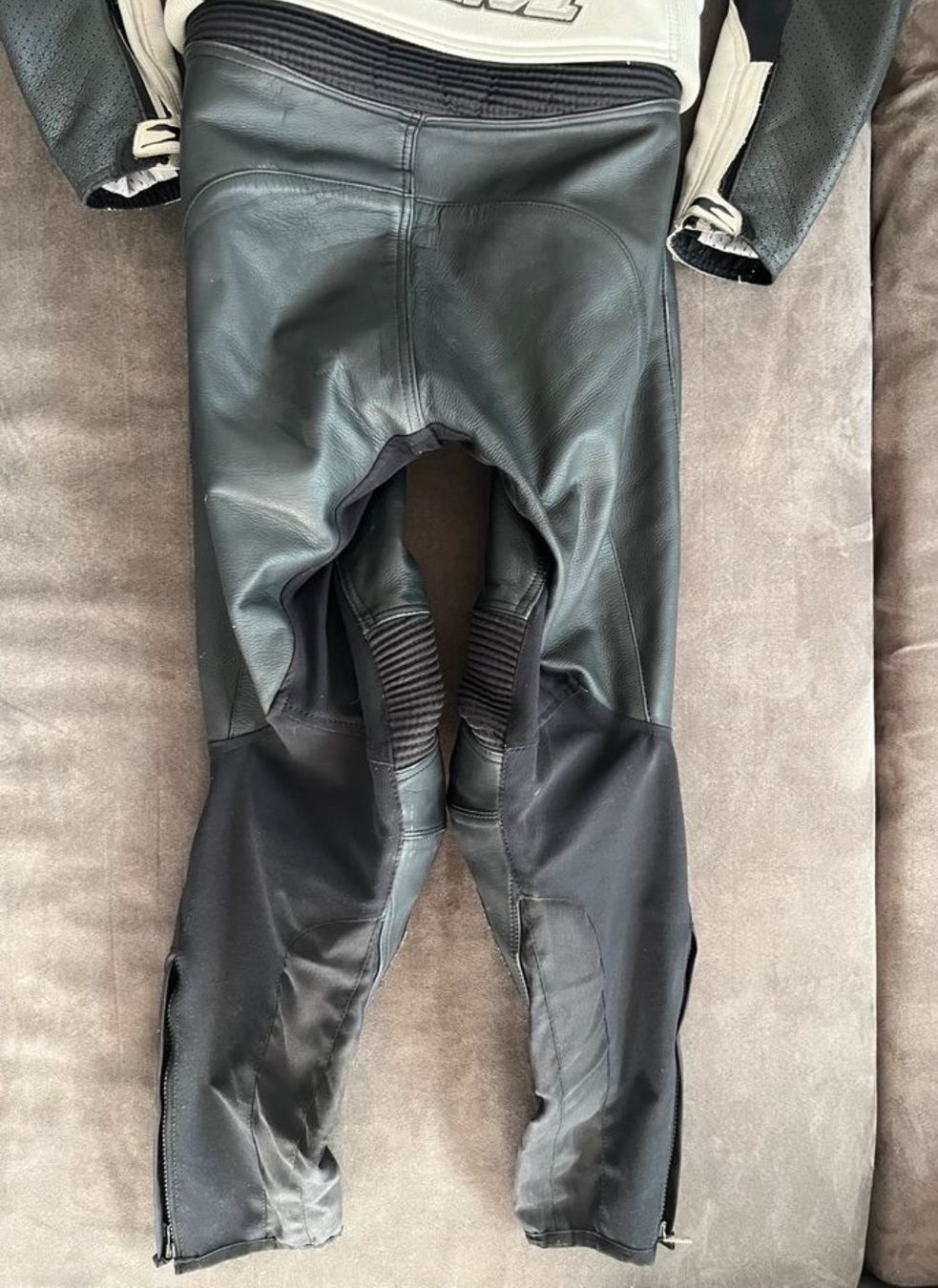 FLM Completi & Tailleur: FLM Lederkombi Zweiteiler Damen – Usato da Wängi venduto da vituliux 5