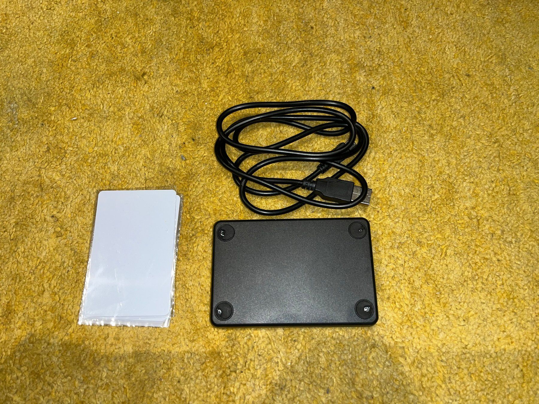Lettori di schede: RFID USB Kartenleser 2 inklusive Karten – Usato da Hubersdorf venduto da Gewonnen 1