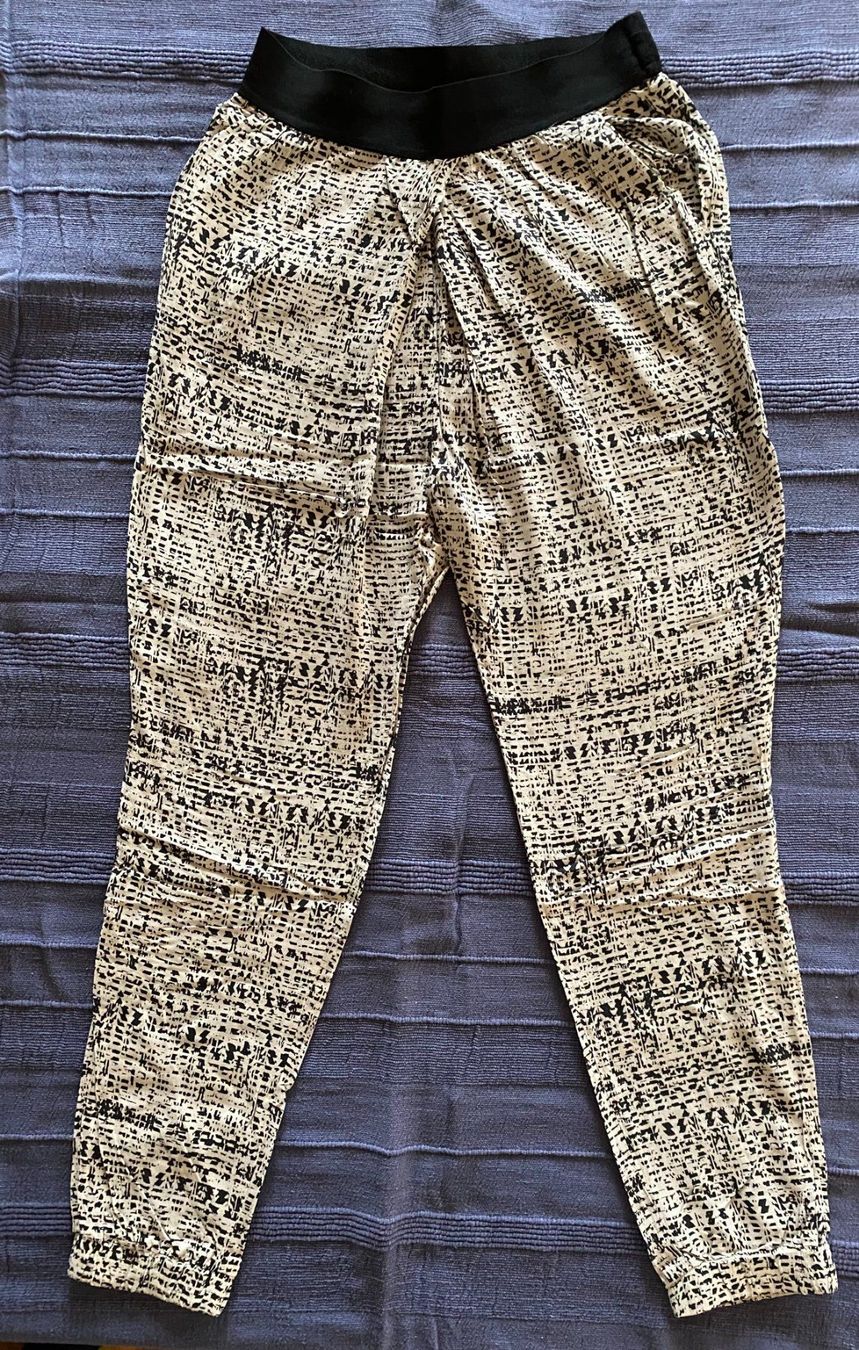 Benetton Pantaloni: Leichte Damenhose von Benetton – Usato da Zuerich venduto da TomL01