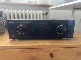 TEAC A-R600