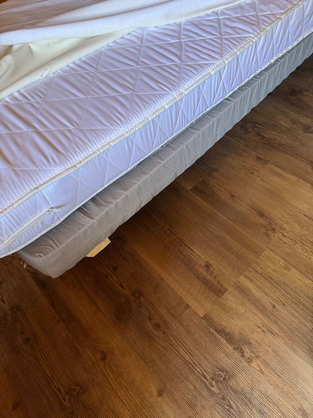 Lits: Antikes Bett mit Wienergeflecht – D'occasion à Zweisimmen par kakibe 3