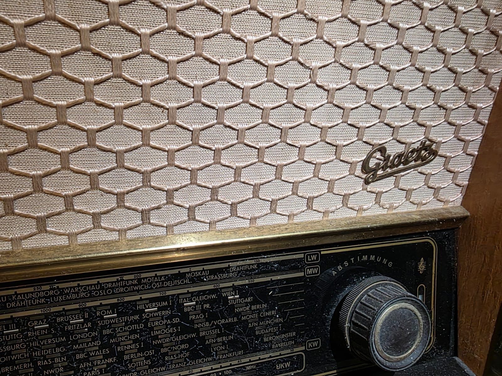 Radio: Radio Graetz "Musica" Holzgehäuse unrestauriert – Usato da Hornussen venduto da naturmed 2