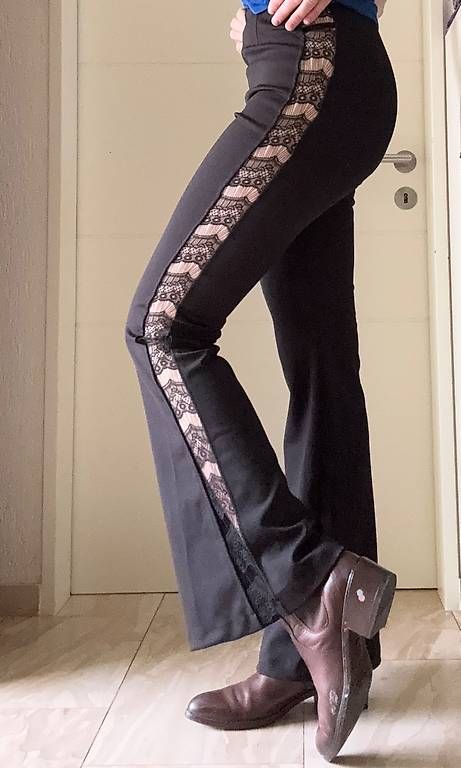Pantaloni: Schwarze Schlaghose mit Spitze – Usato da Allschwil venduto da puc_x5z7 1