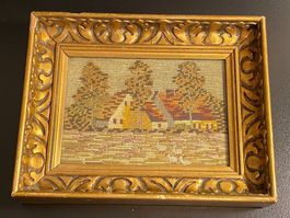 Cottage Core: Antikes Gobelin im Gipsrahmen