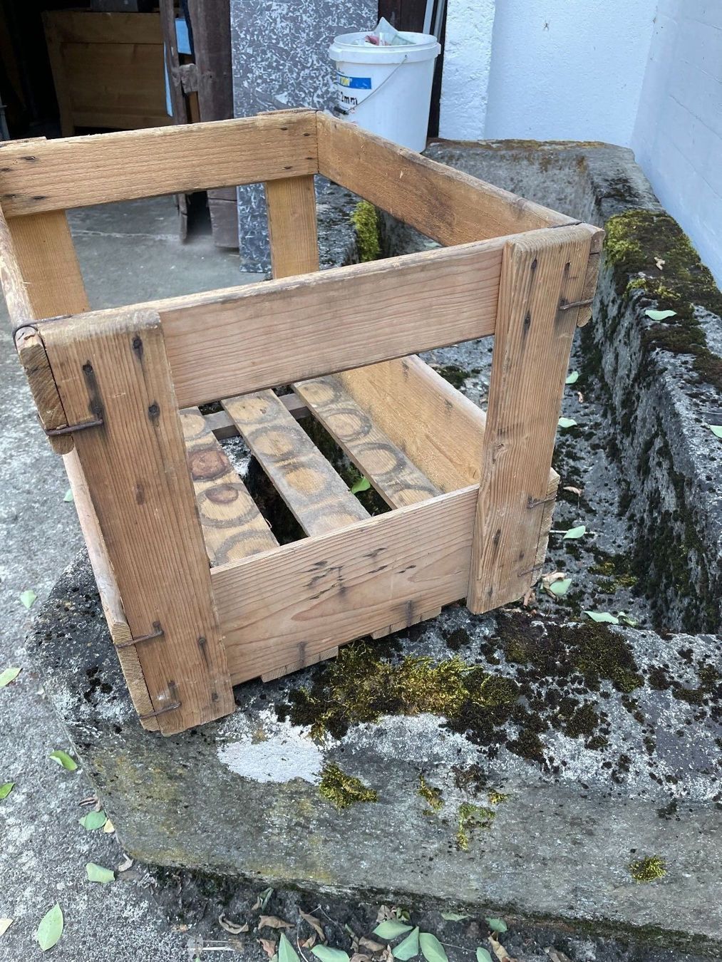 Articoli in legno: Alte Holzkiste von Usego – Usato da Villmergen venduto da Bezdupe 2