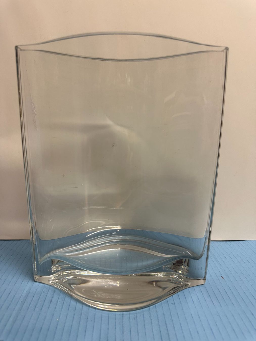 Vasi & Recipienti: Vase en verre transparent asymétrique – Usato da Lausanne venduto da gio_vintage17