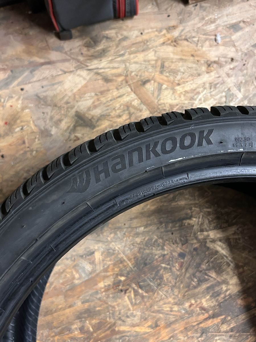 Hankook Pneumatici & Ruote complete: Hankook Winterreifen 285/30 R20 – Usato da Dietikon venduto da lea_r5q2