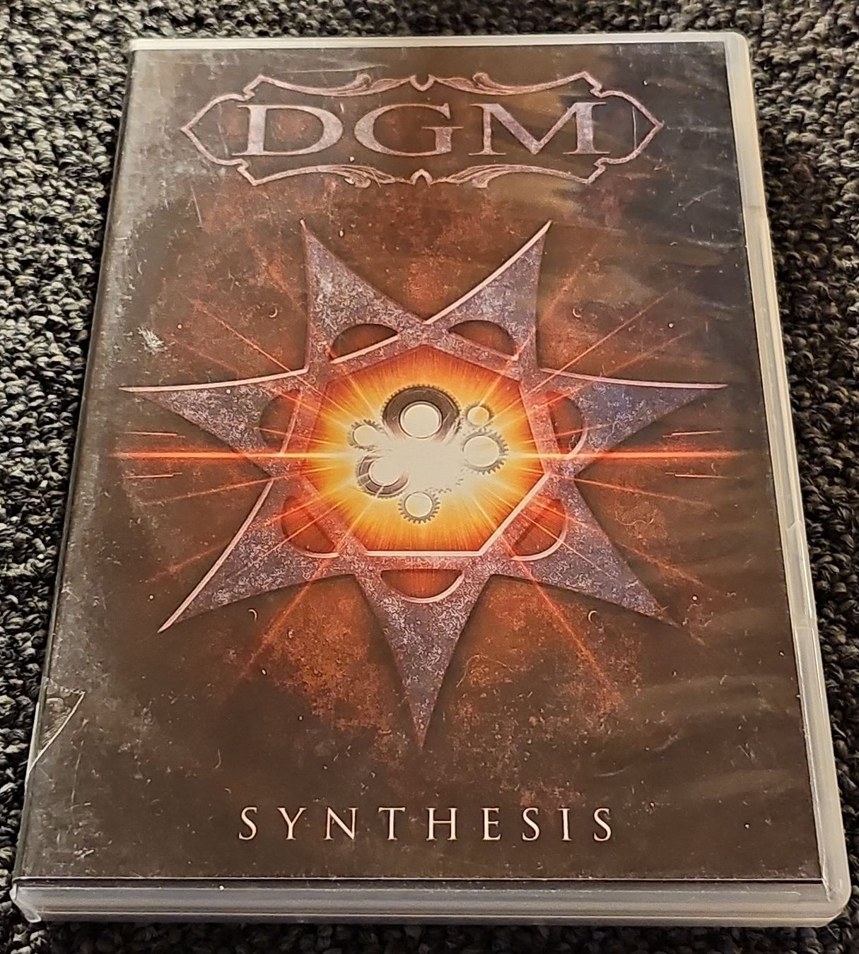 Tutti i DVDs: DGM Synthesis DVD(19507) – Usato da Ruswil venduto da jan_bxl5