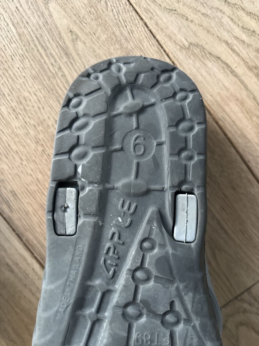 Scarpe da uomo: Flip-Flops Marke APPLE Grösse 41 Schwarz/6 – Usato da Appenzell venduto da babet01 1