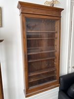 Tolle, antike Vitrine, Nussbaum