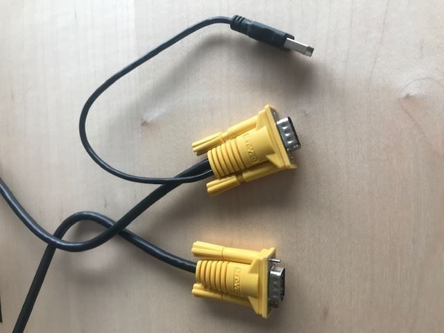 Kabel: KVM Kabel – Neu (gemäss Beschreibung) aus Wängi von Bmo 1