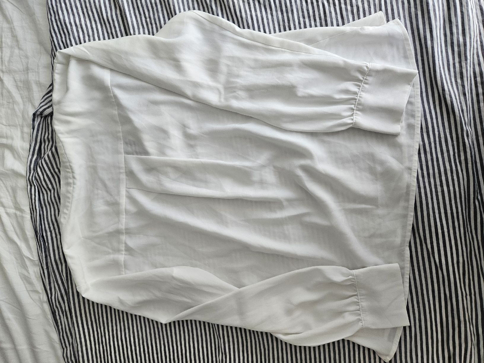 Esprit Blusen: Weisse Bluse - Grösse 38  – Gebraucht aus Engelburg von Michelle_Egg 3