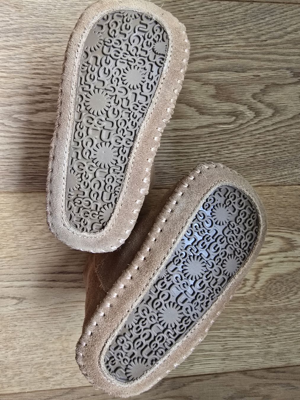 Ugg Schuhe für Mädchen: UGG Stiefel Kinder braun – Neu (gemäss Beschreibung) aus Gommiswald von foundandreloved 2