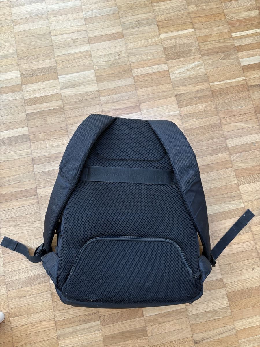 Lenovo Zaini: Lenovo ThinPad Professional Backpack - 4X40E77324 – Usato da Zug venduto da zors00 3