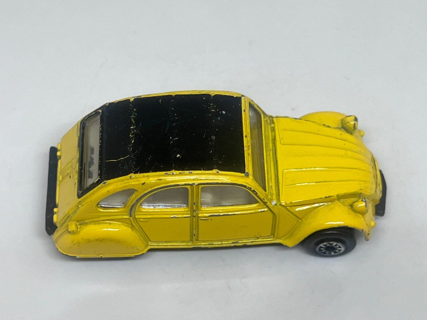 Maisto Voitures modèles: Maisto Citroen 2CV #657 – D'occasion à Wildegg par LaaBoutique 1