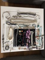 Grosses Konvolut Modeschmuck: Halsketten, Armbänder, Brosche