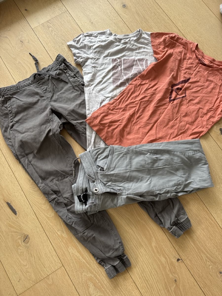 Lotti di vestiti: Black Diamon trousers and Ts all XS – Usato da Pontresina venduto da EngadinJules