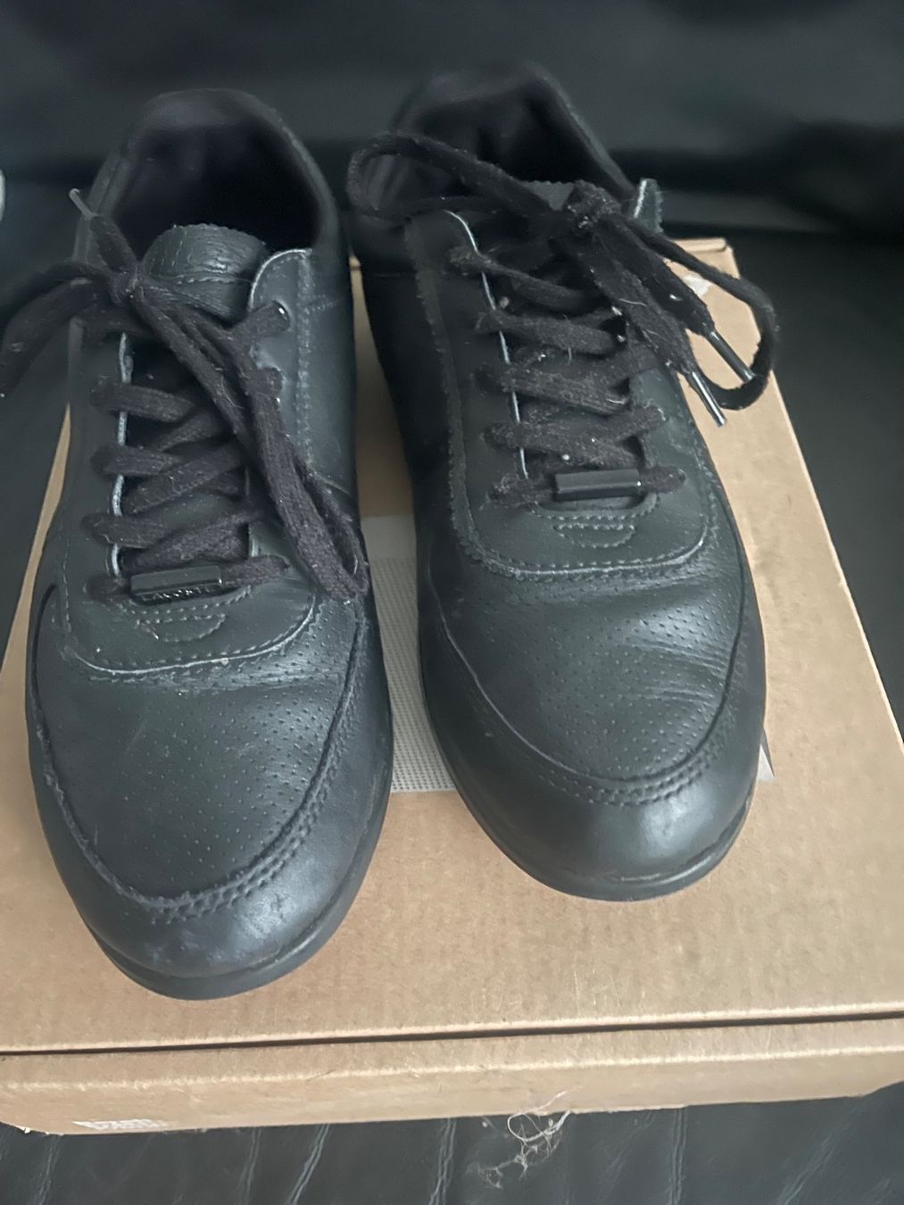Lacoste Scarpe da donna: Lacoste sneaker – Usato da Hinterkappelen venduto da lid_9h7j 1