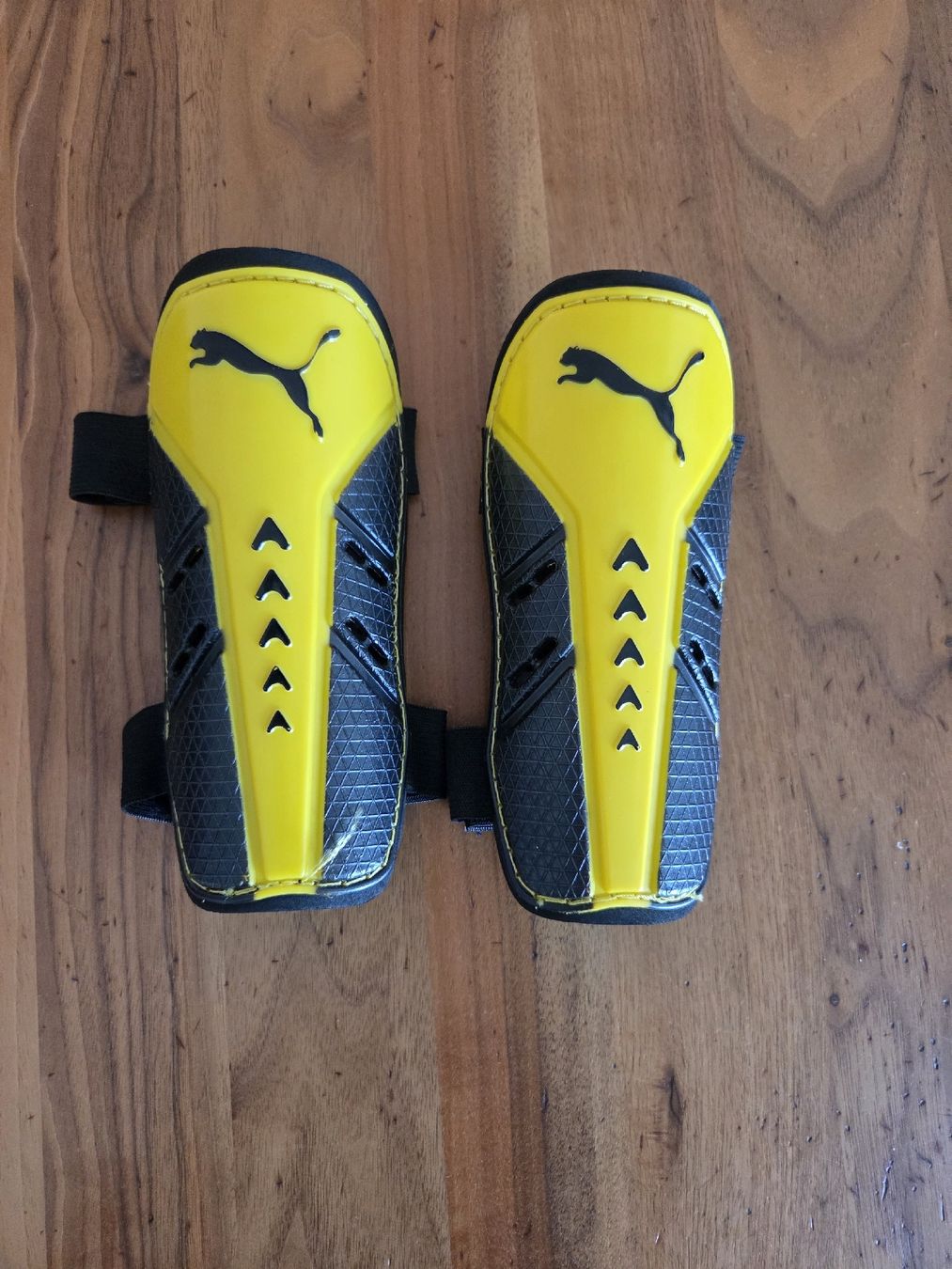 Puma Protezioni & Imbottiture: Schienbeinschoner Puma – Usato da Root venduto da Melissa011113