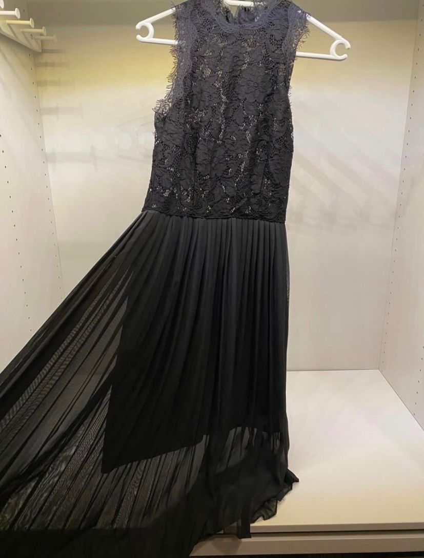 Vestiti: Wunderschönes, elegantes, Plissekleid mit Spitzen. XS/S – Usato da Malters venduto da Gisi80 5