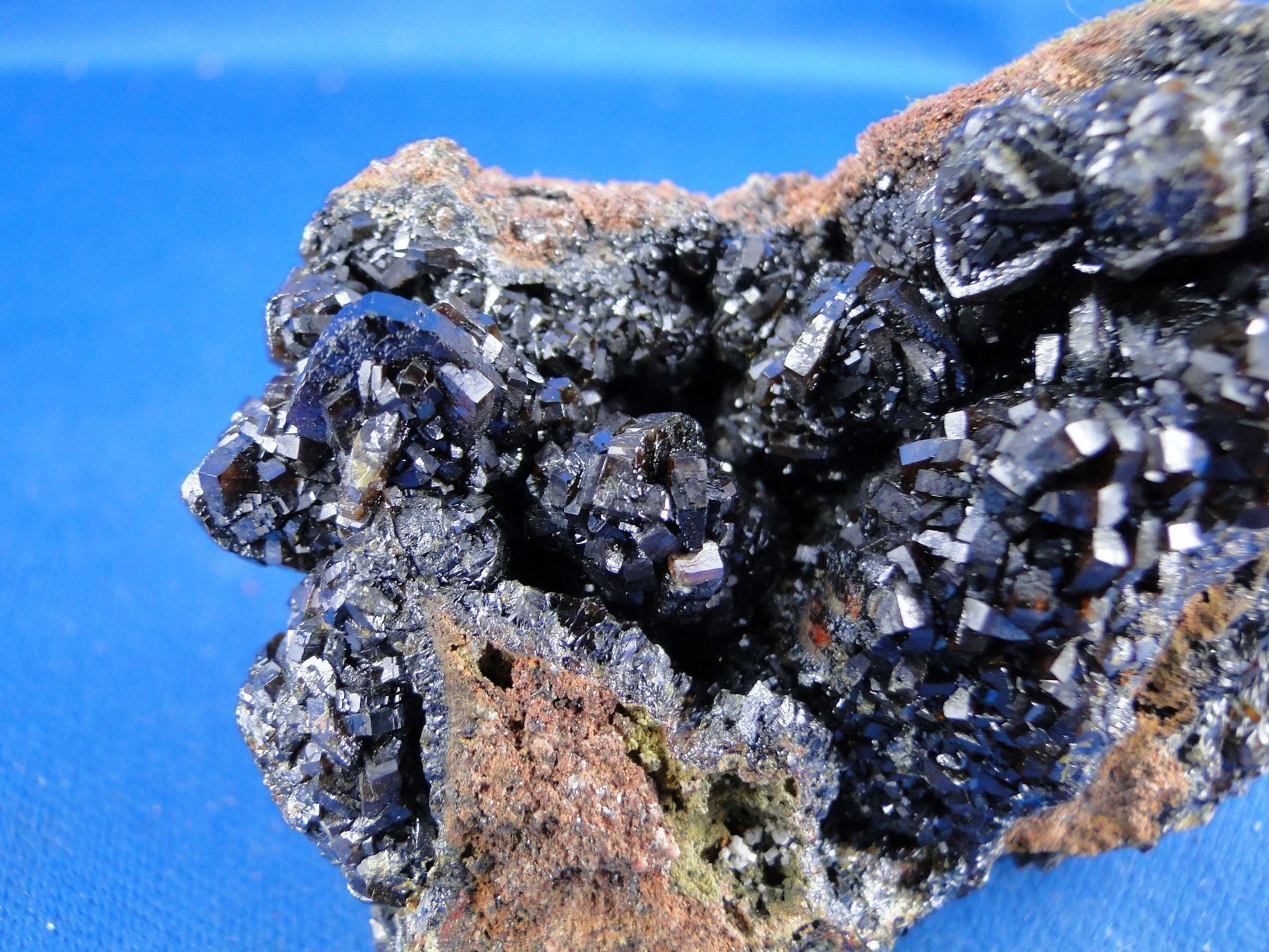 Minerali & Pietre curative: Descloizite – Usato da Schinznach Bad venduto da Demerald 1