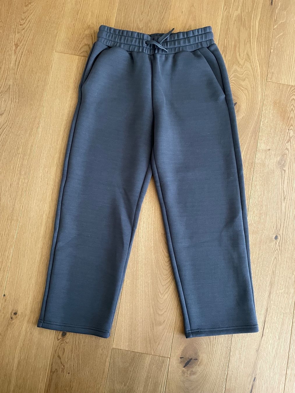 Hosen: H&M Jogginghose, Grösse 146, Dunkelgrau – Neu (gemäss Beschreibung) aus Felben-Wellhausen von begean