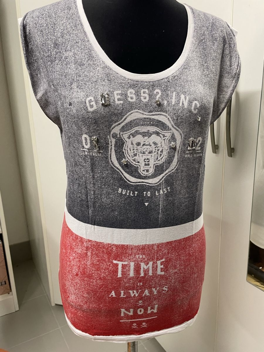 Lotti di vestiti: 4 Sommer Damen T-Shirts, GUESS, ESPRIT – Usato da Urdorf venduto da Anassor 1