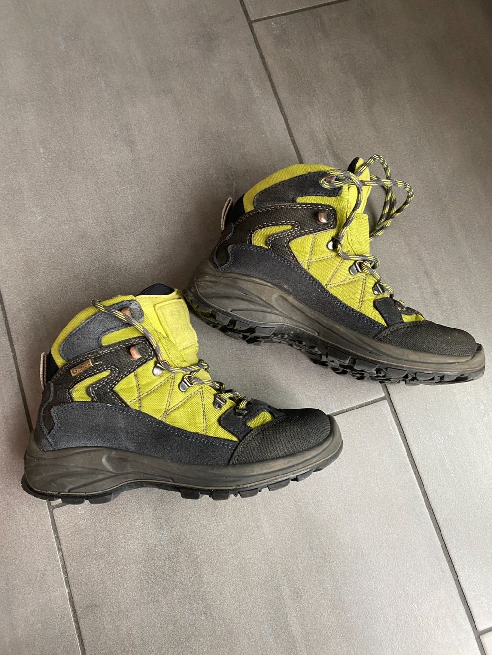 46 Nord Chaussures garçon: Wanderschuhe 46N Grösse 34 – D'occasion à Hergiswil LU par Kubb76 1
