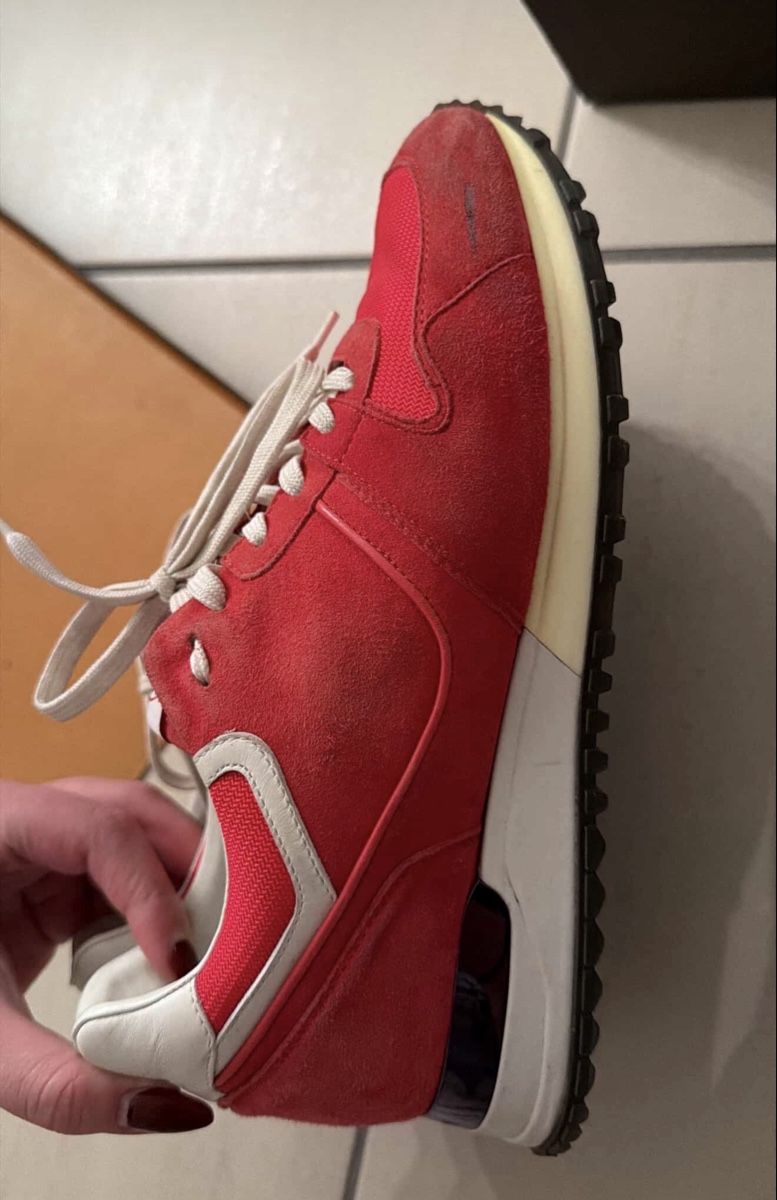 Louis Vuitton Damenschuhe: Louis Vuitton Baskets rouges femme – Gebraucht aus Bulle von Re-a-loved 4