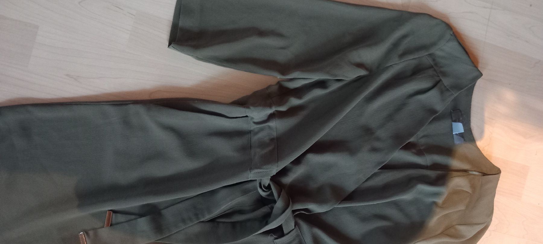 Tute: Jumpsuit Gr. 36 oliv – Nuovo (secondo la descrizione) da Rebstein venduto da bestforyou 2