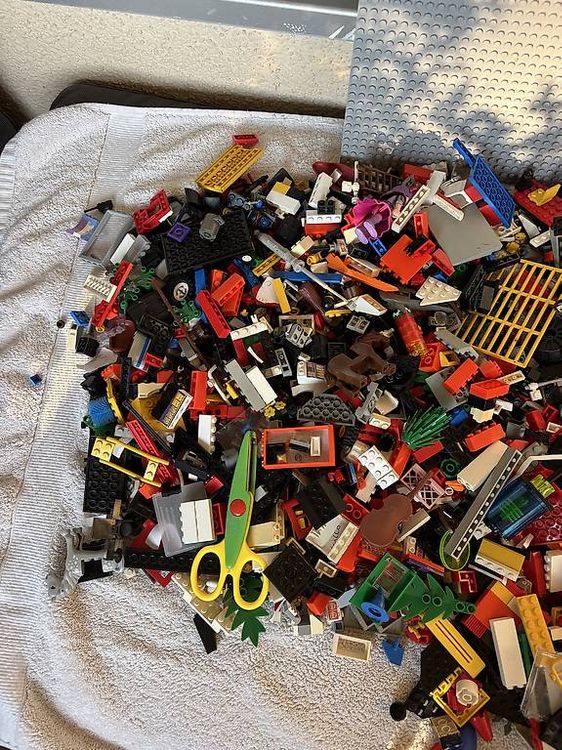 Lego Giocattoli: 4kg altes Lego – Usato da Winterthur venduto da bungy192 1