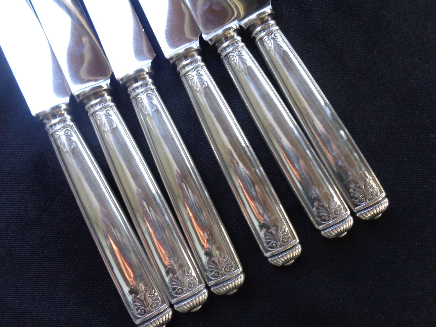 Christofle Bestecksets: * 6 X GRANDE COUTEAUX CHRISTOFLE MAILMASON ORIGINAL – Neu (gemäss Beschreibung) aus Morges von argento.oro.65 5