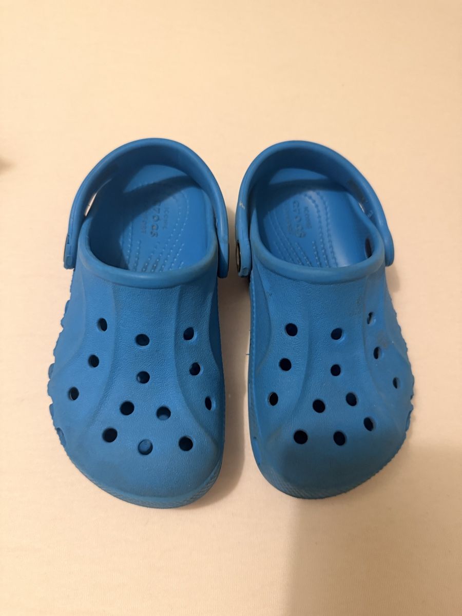 Chaussures garçon: Crocs blau – D'occasion à Basel par Mydonkey