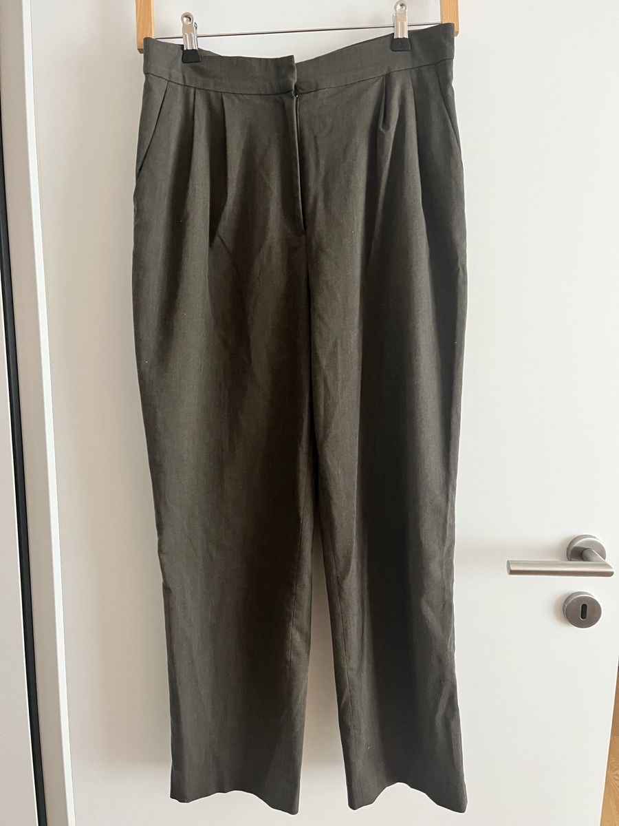 H&M Pantaloni: Schicke graue Stoffhose – Usato da Zürich venduto da Lelillemore