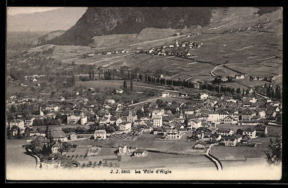 Cartoline postali: AK Aigle, Panorama mit Strassenpartie – Usato da Berlin venduto da bartko-reher