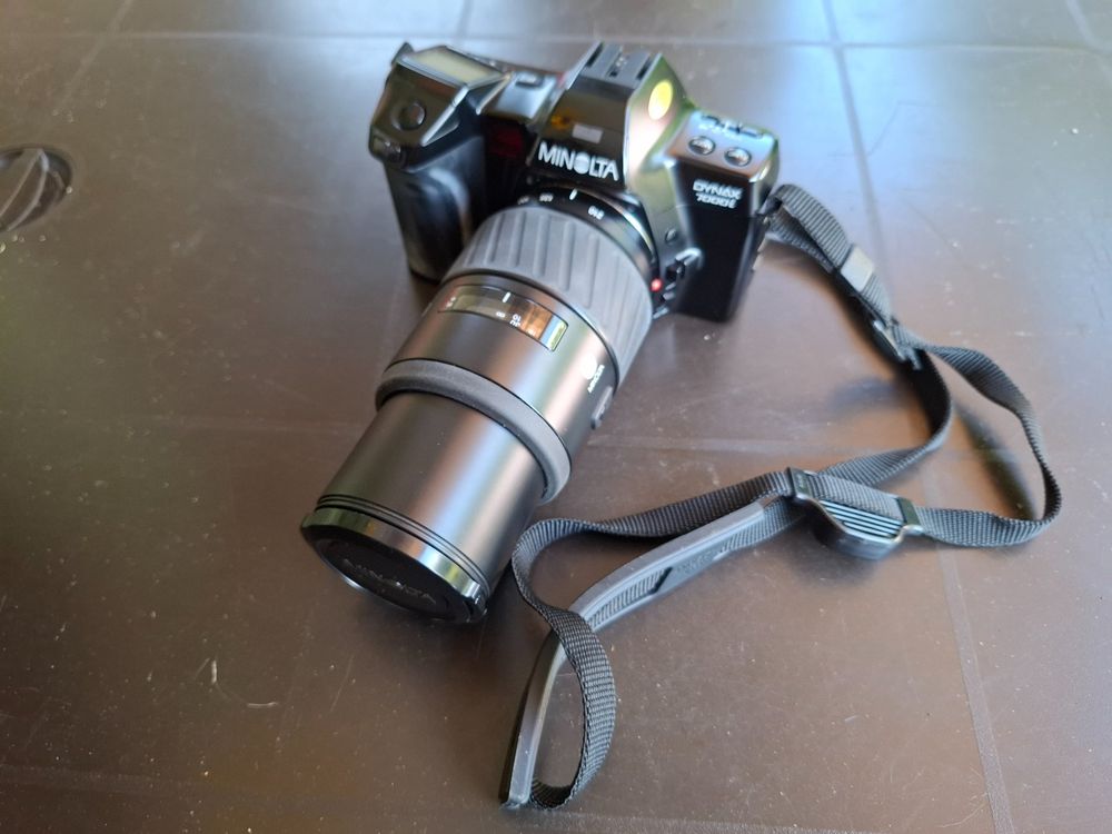 Minolta Fotocamera: Minolta Dynax 7000i Spiegelreflexkamera mit Objektiv/Blitz! – Usato da Frauenfeld venduto da Adagio 1