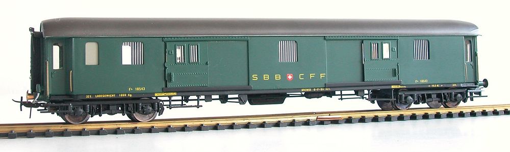 Metropolitan Modelleisenbahnen: Metropolitan Gepäckwagen F4 der SBB Spur H0 TOP – Gebraucht aus Oberwil BL von Klang