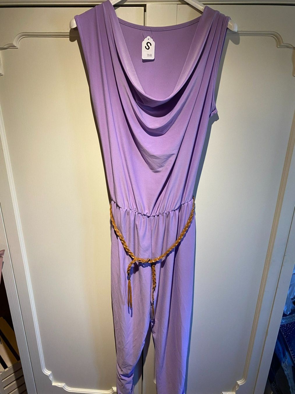 Tute: KLEID- JUMPSUIT-LILA EINTEILIG – Nuovo e nell'imballaggio originale da Meienried venduto da ManuelaBoutique