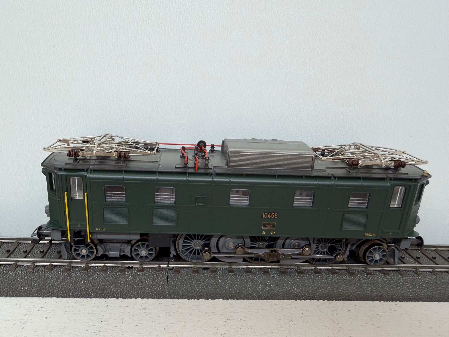 Märklin Modellini di ferrovie: Märklin H0  E-Lok SBB Ae 3/6 10456 / Digital – Usato da Büsserach venduto da ModellbahnDepot 2