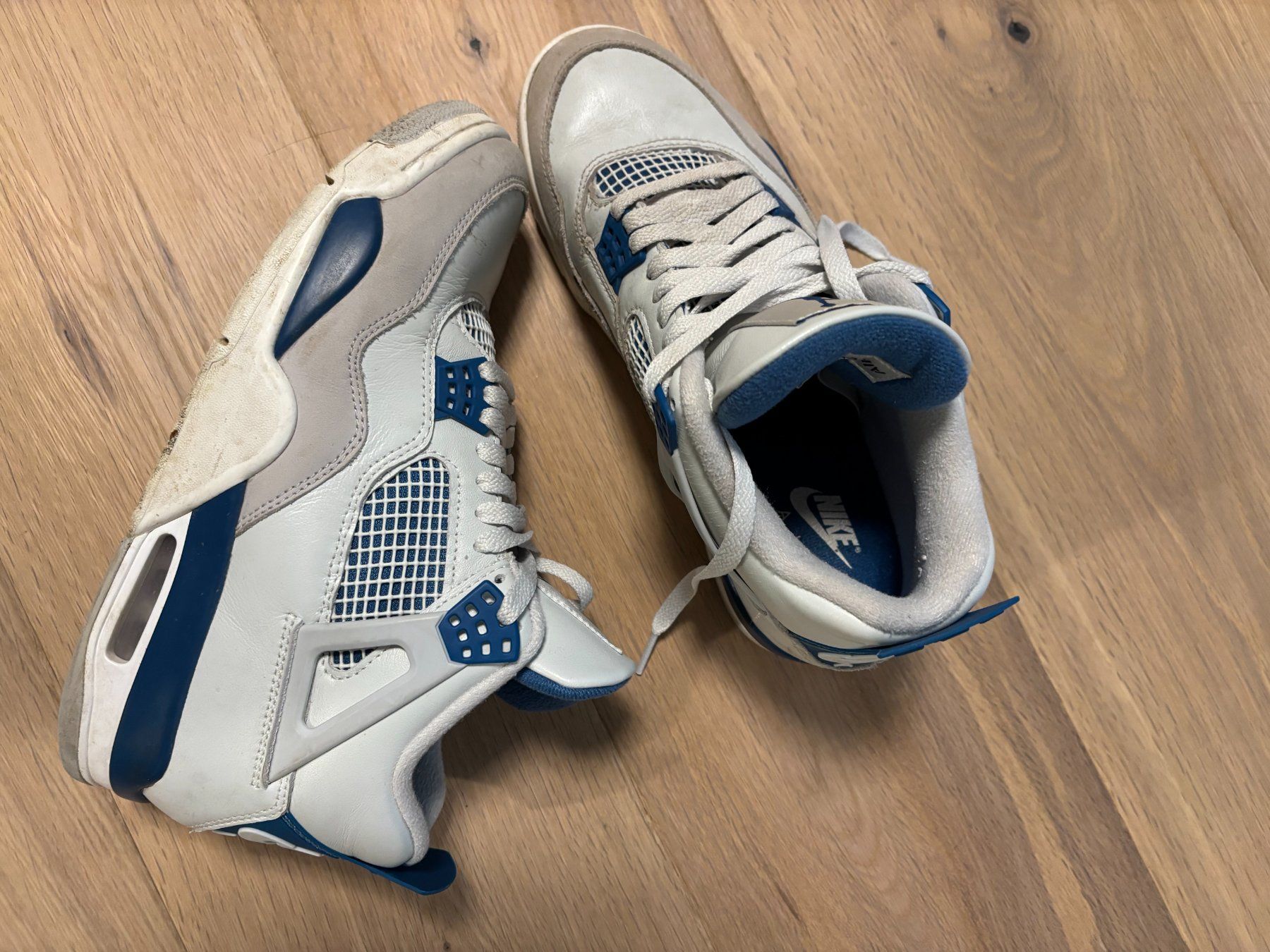 Jordan Scarpe da uomo: Jordan 4 Retro Flight Club – Usato da Birmenstorf AG venduto da Sail13
