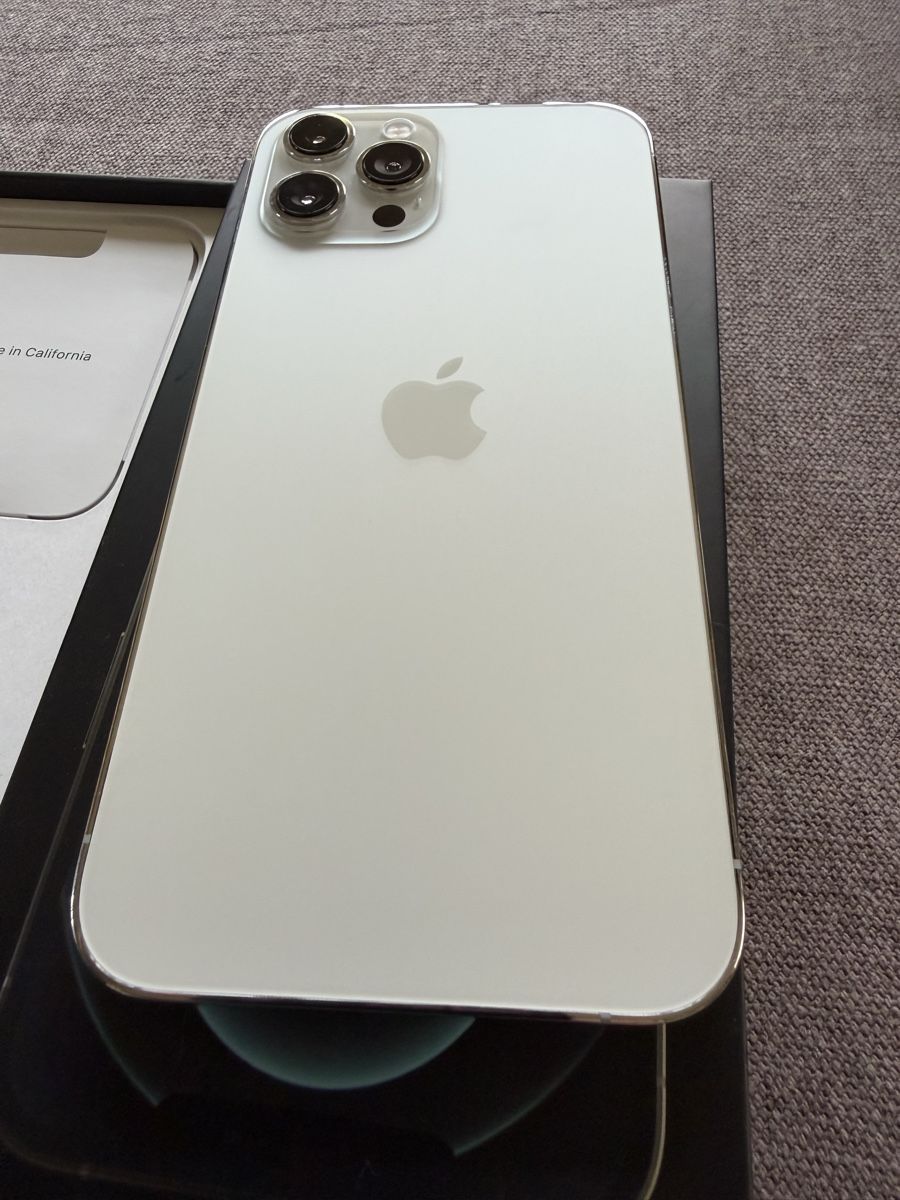 Apple Telefoni cellulari / Smartphones: Apple iPhone 12 Pro Max 512GB guter Zustand – Usato da Ennetmoos venduto da Raragon 7