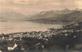 Zürichsee (ZH) Seeansicht mit Uferdörfern